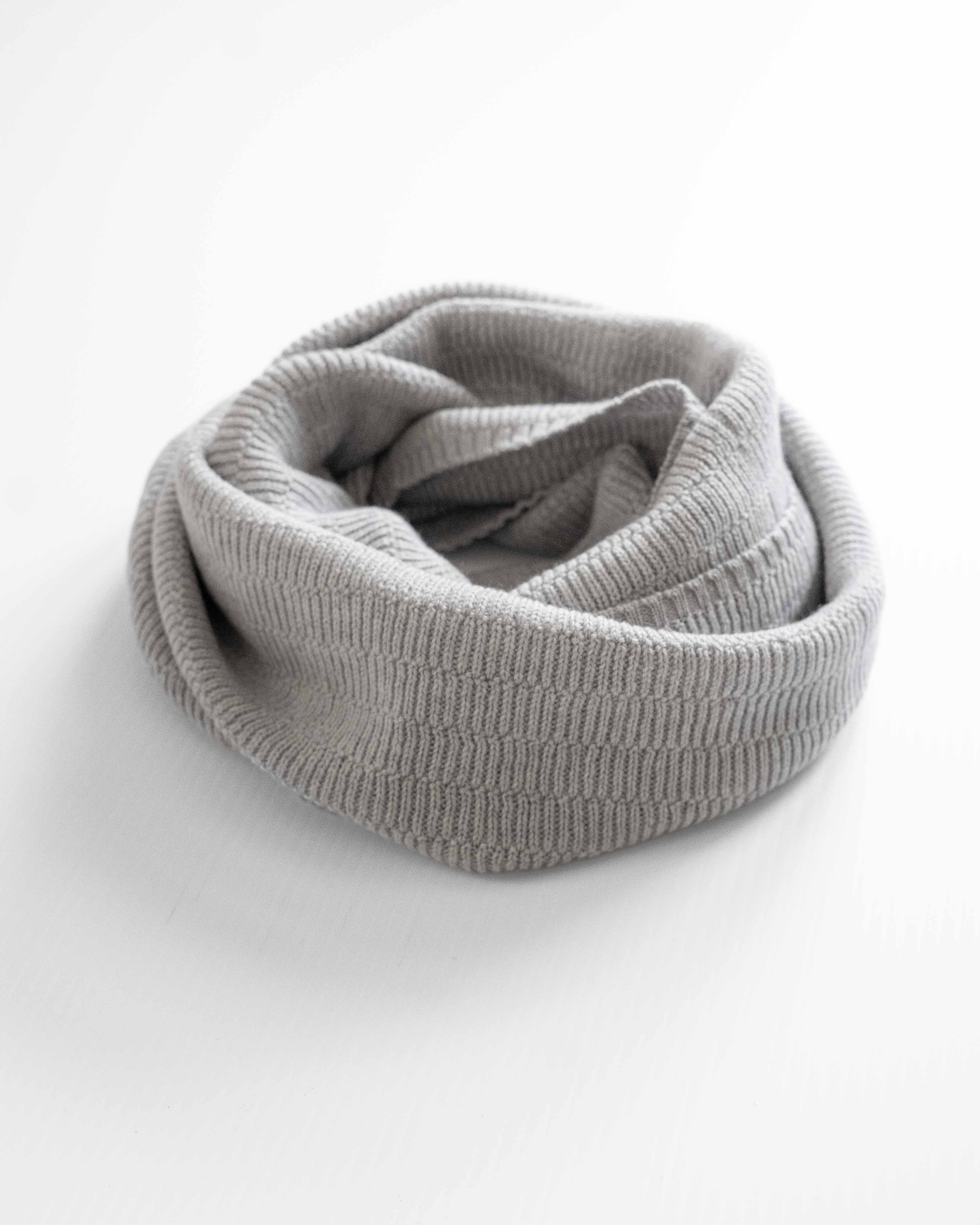 Circle merino scarf
