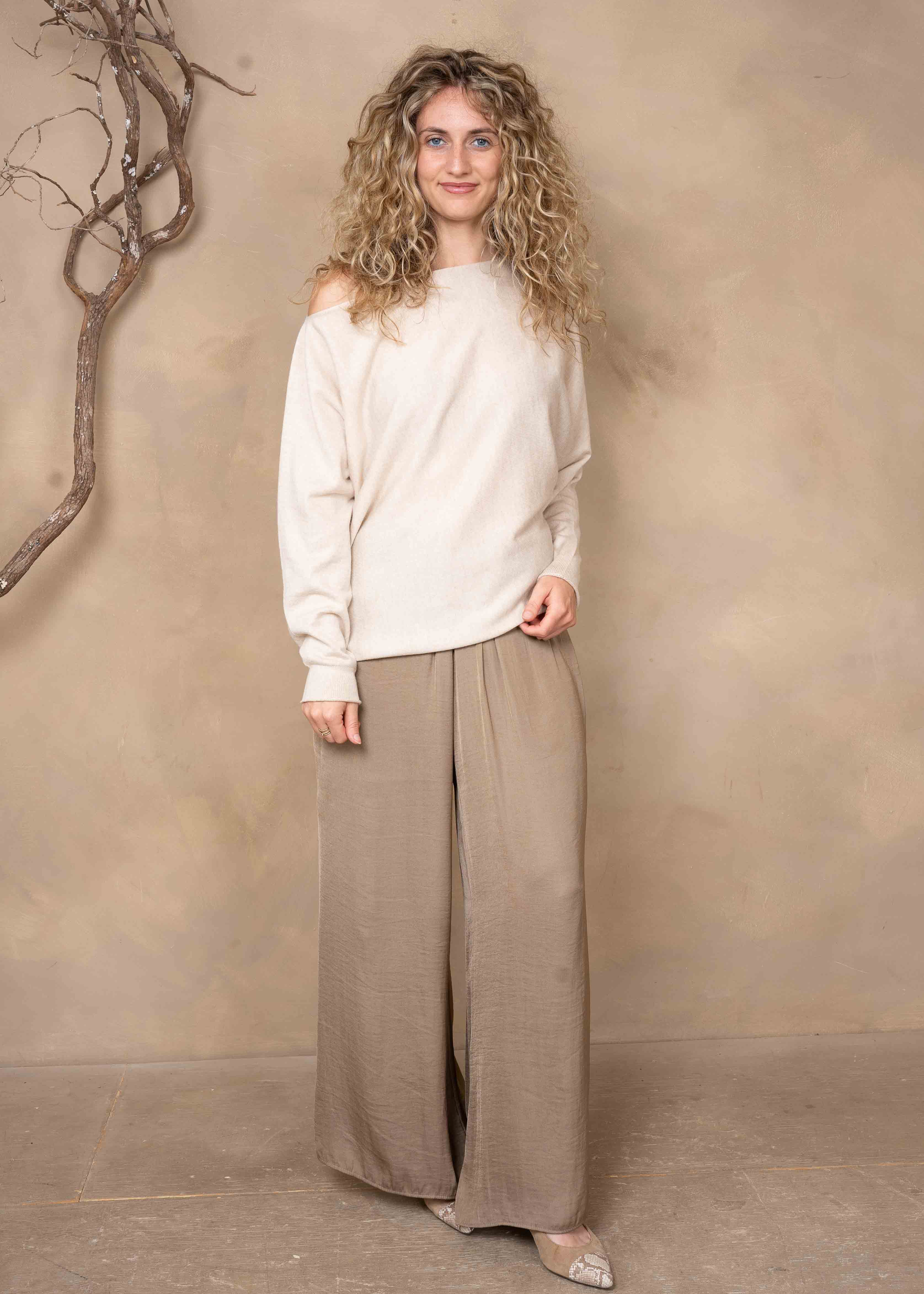 Alethea Assymetric sweater